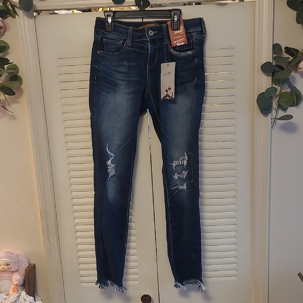 Arizona Jean Company Blue Skinny Jeans with Distressed Details